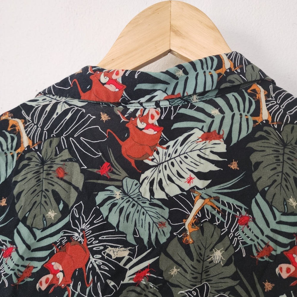 Disney Lion King Hakuna Matata Her Universe Medium Button Down Top Polo Short - Picture 5 of 5